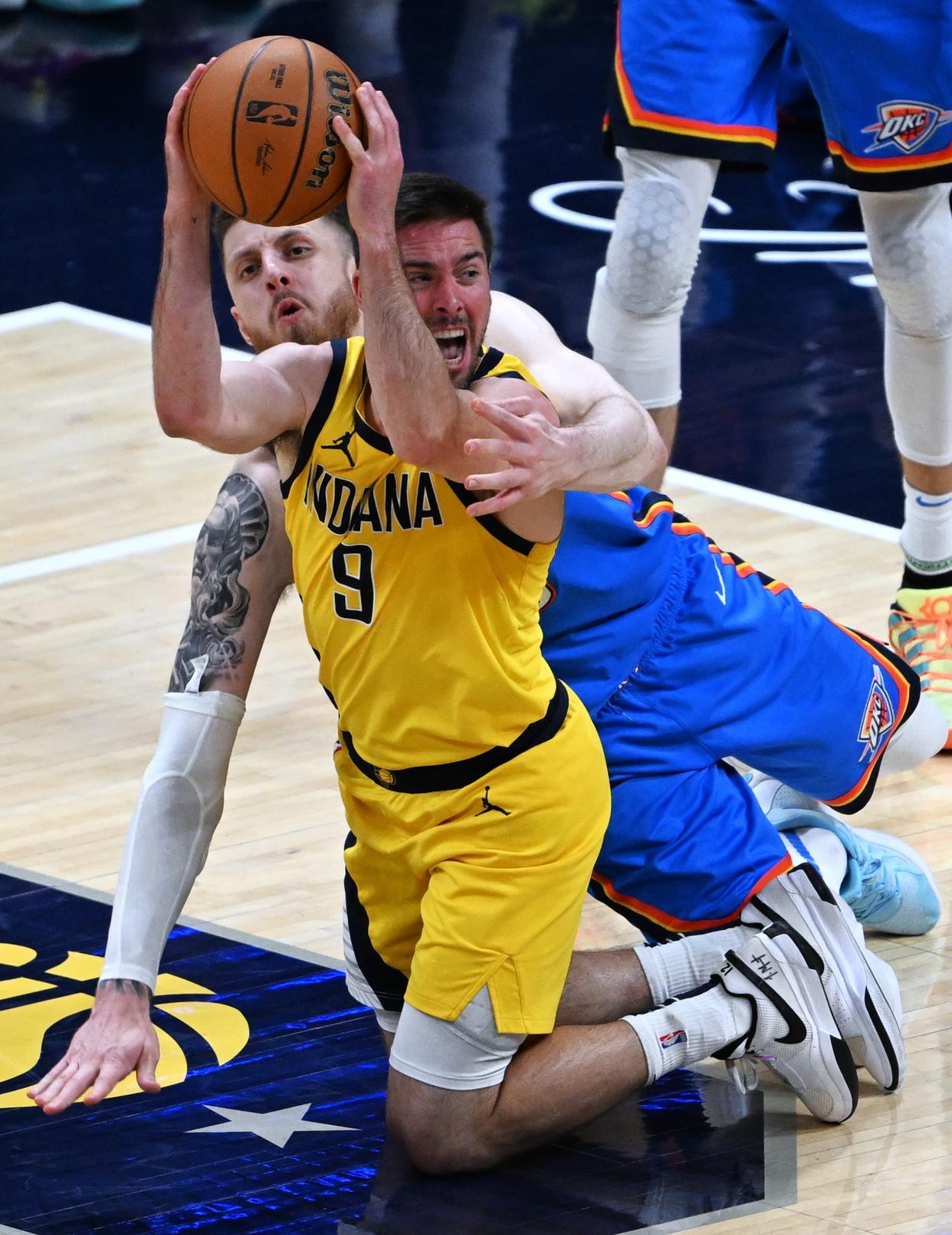 开云体育官网-76人险胜爵士，范弗利特扛起全队