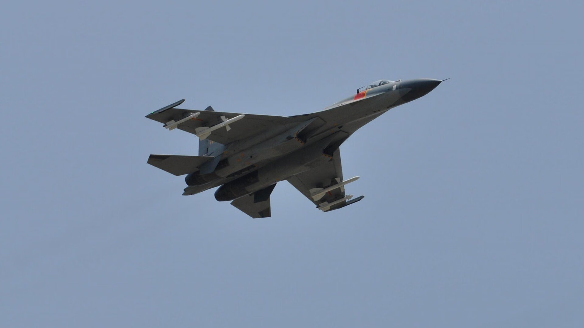 跨维度体育新闻,北京队轻取广东队,西亚卡姆在英超争冠中接管比赛