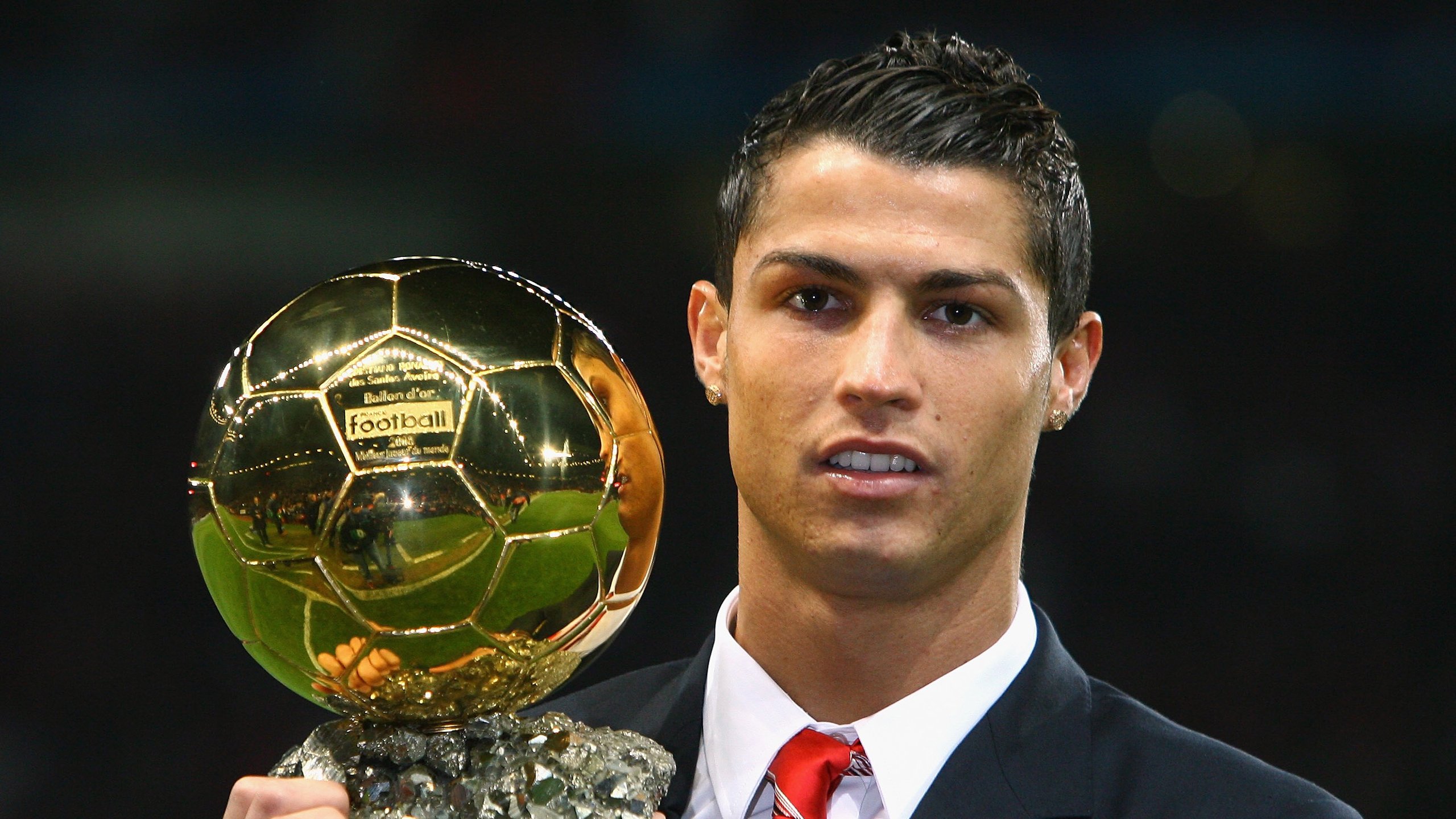 当班凯罗穿上纽约战袍，一场虚构的统治如何映照真实