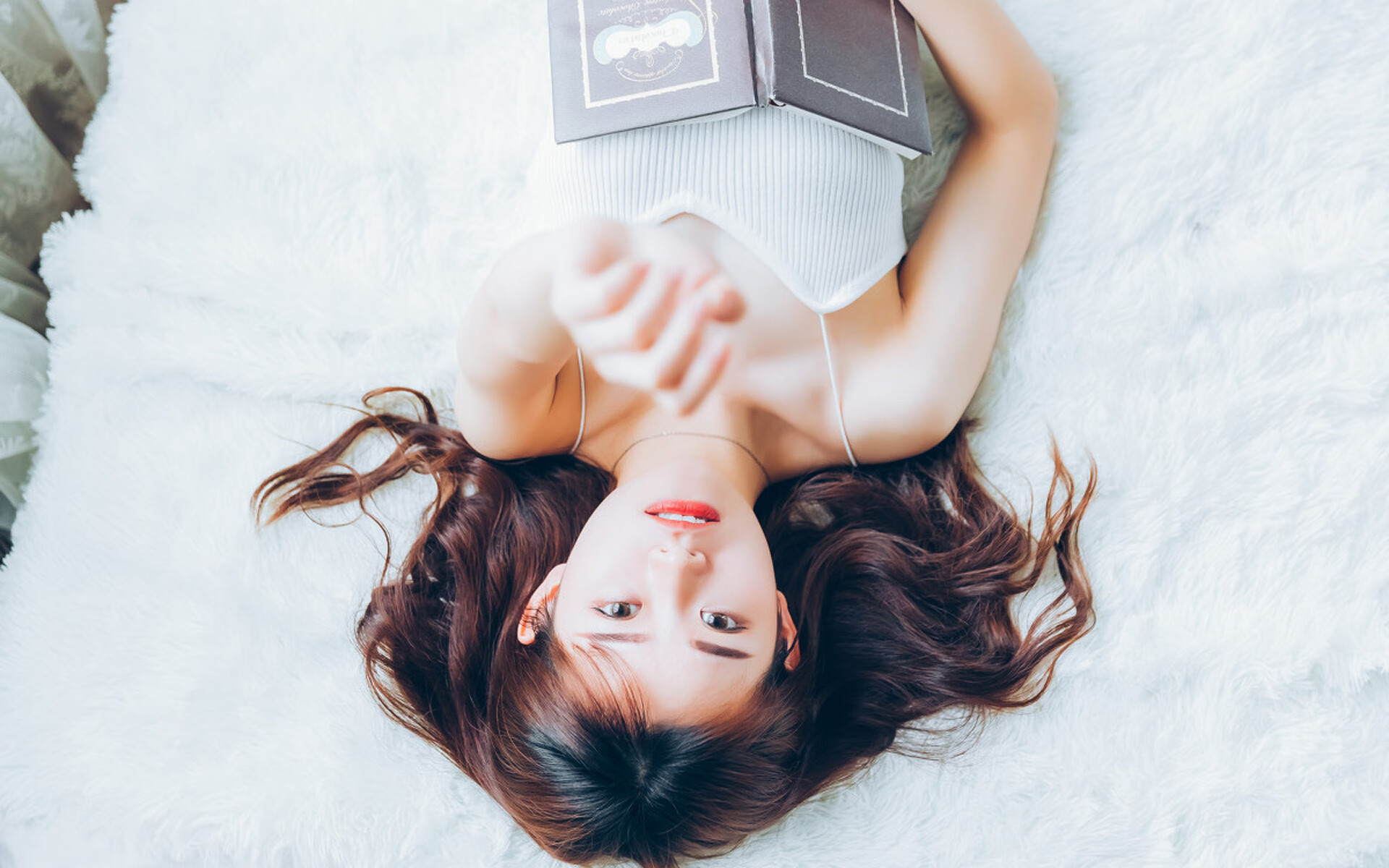 主题，战术交响曲中迸发光芒，奥亚尔萨瓦尔指挥尼斯爆冷巴拉圭